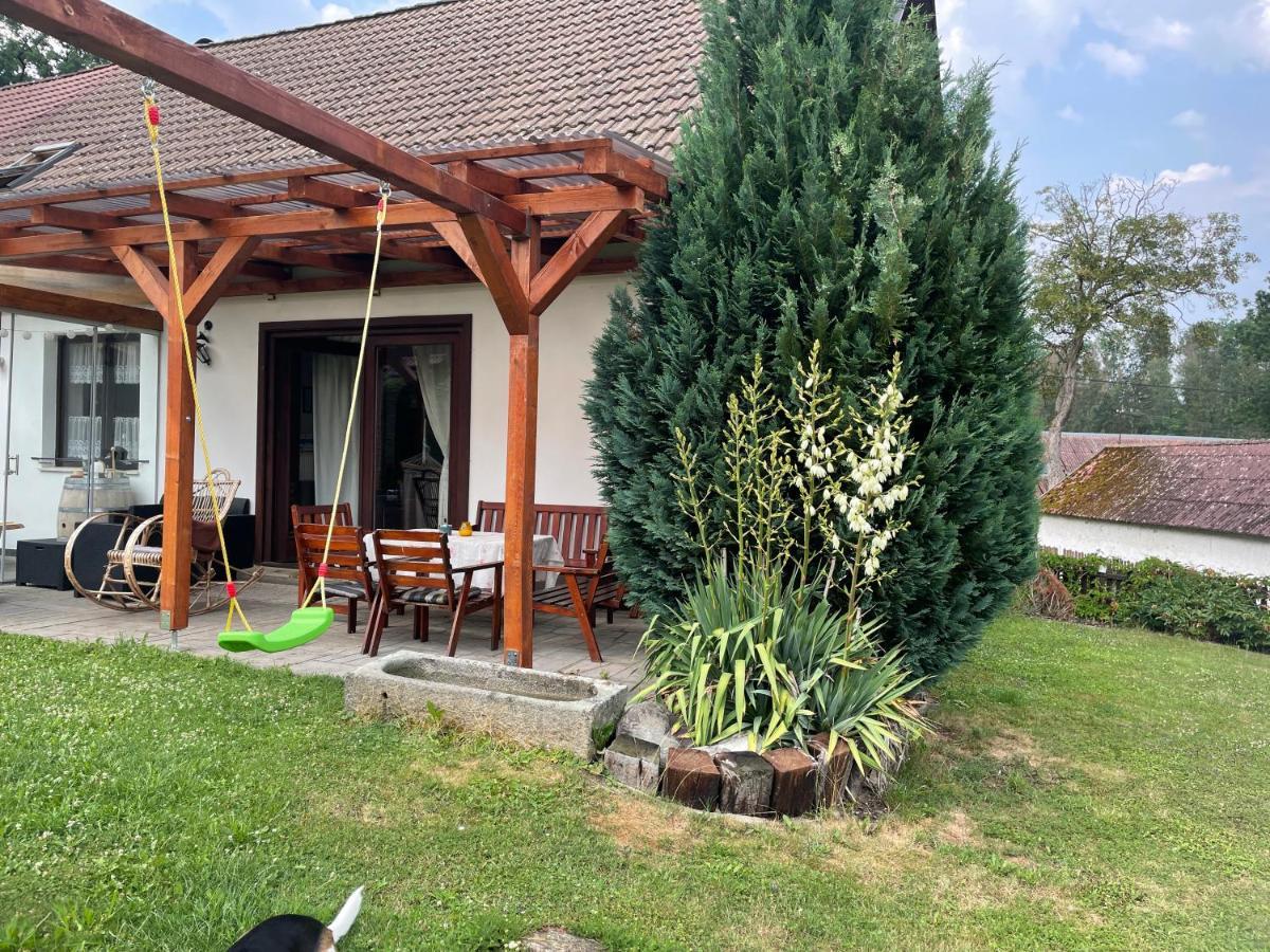 Apartman Beruska Krelovice Exterior foto